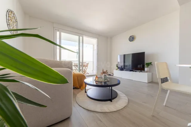 Piso Seminuevo en el corazón de Salou, con trastero y piscin - foto 3
