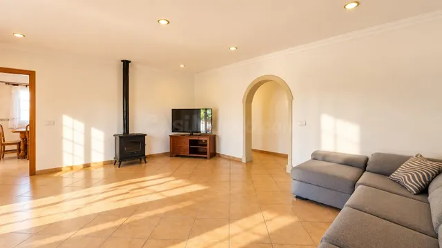 Encantadora casa de una sola planta con apartamento independ - foto 2