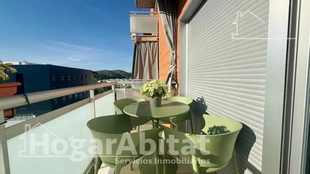 SEMINUEVO CON GARAJE, TRASTERO Y DOS TERRAZAS - foto 2