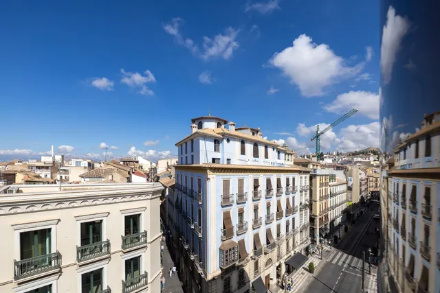 GRAN PISO EN PLAZA DEL CARMEN FRENTE AL AYUNTAMIENTO. — 50