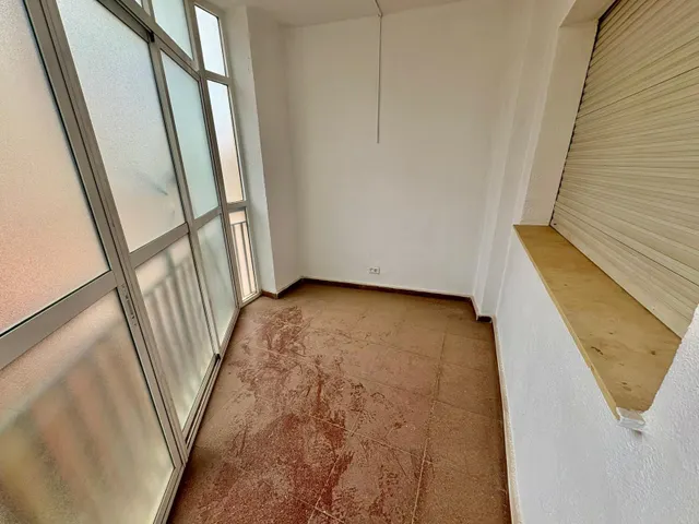 PISO DE GRANDES DIMENSIONES — 11