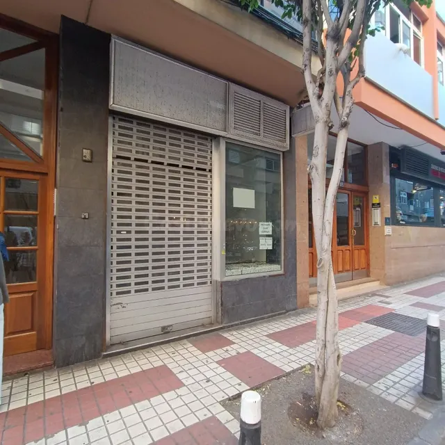 Local comercial 310m² en alquiler - Paseo de Chil