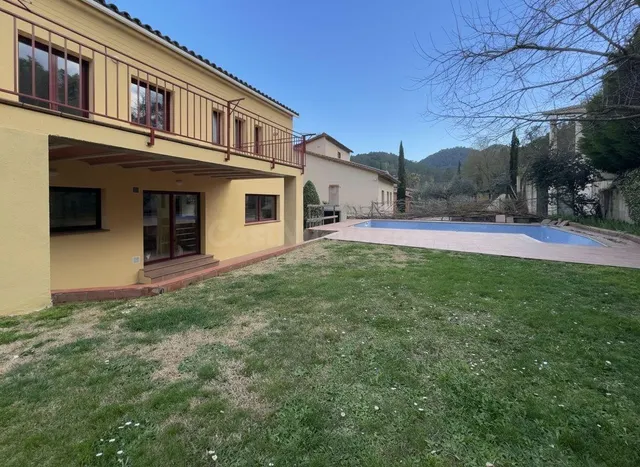 Casa de 5 habitaciones con piscina, jardín y licencia turíst - foto 3