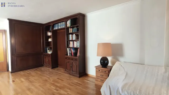AMPLIO PISO EN VENTA CON VISTAS AL MAR Y UBICACIÓN PRIVILEGIADA EN ALICANTE — 7