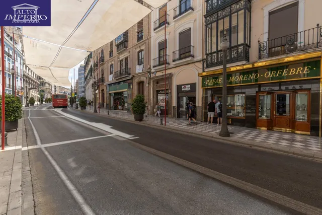 Invierte en una ubicación privilegiada en el corazón de Granada — 23