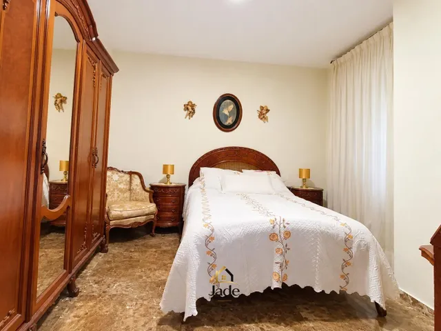 AMPLIO PISO DE 4 DORMITORIOS JUNTO A LAS TENDILLAS, CON GARAJE EN EL MISMO EDIFICIO — 16