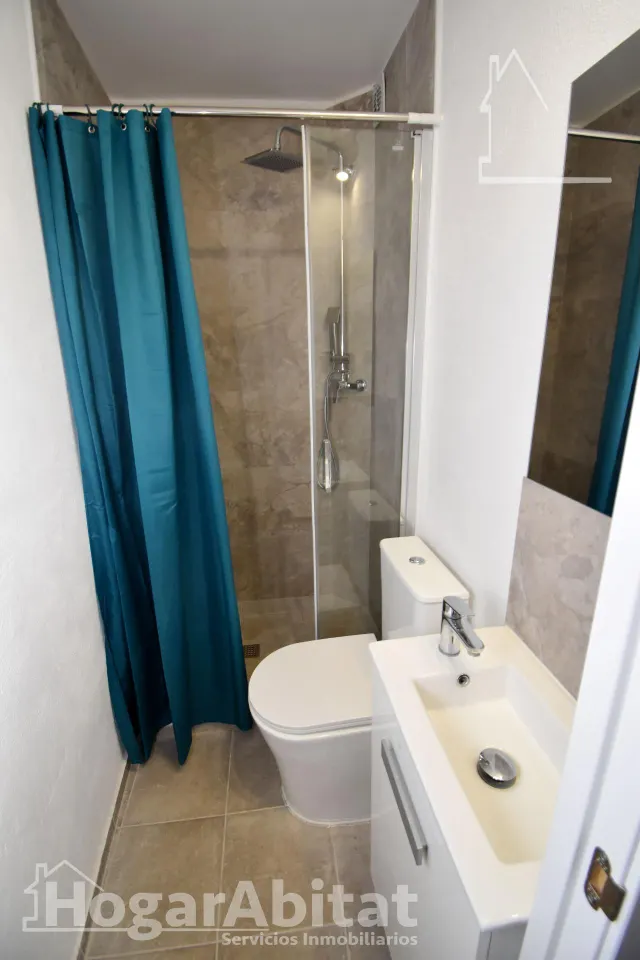 ¡UBICACIÓN EXCELENTE! CASA REFORMADA, ACOGEDORA Y LUMINOSA CON DOS TERRAZAS — 19