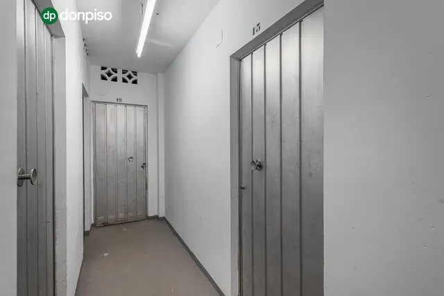 Piso con garaje y trastero en Almuñecar — 23
