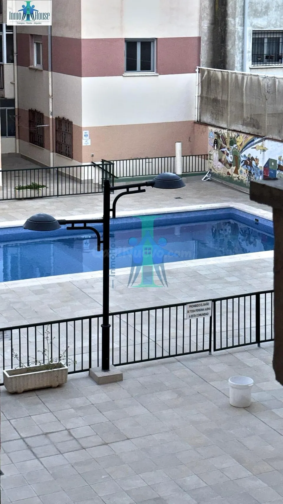 Inmohouse vende piso amplio con garaje y piscina