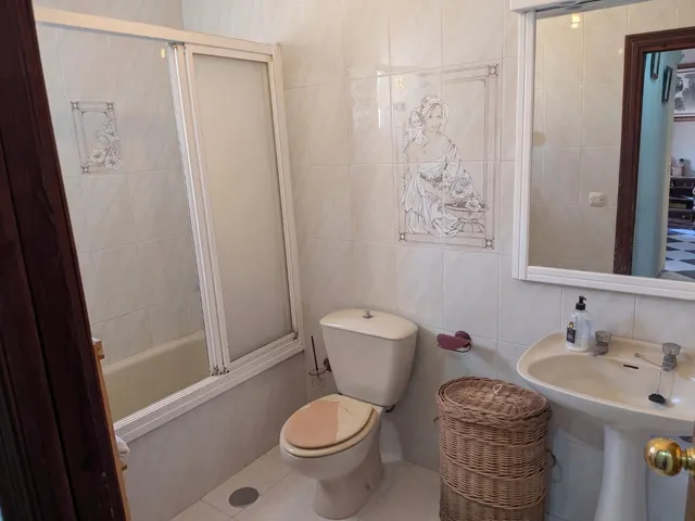 Amplia Casa en Venta en Marchena — 19