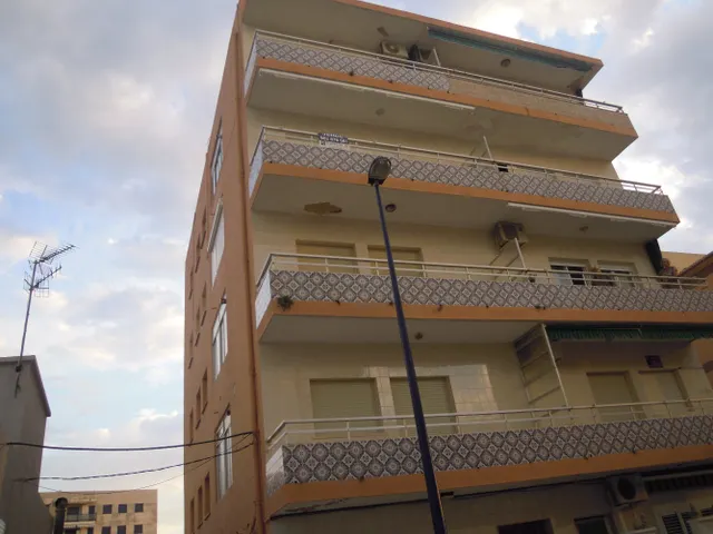 SE VENDE PISO EN SEGUNDA LINEA DEL MAR. EN MIRAMAR. — 49