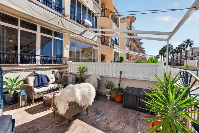 Villas Don Sancho V – Coqueto apartamento en planta baja con jardín, terrazas y piscina comunitaria. 2 dormitorios — 26