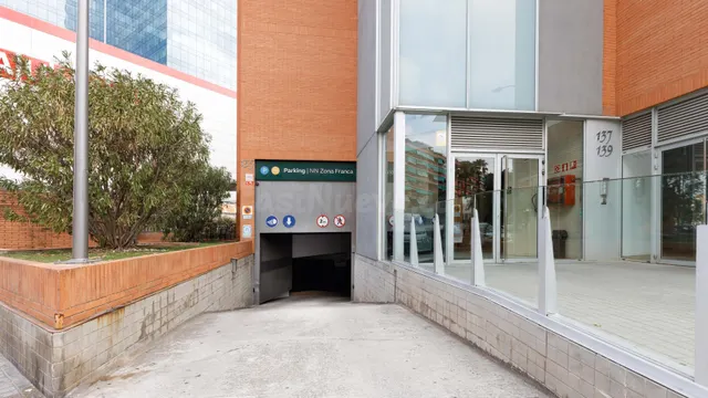Parking 12m² en alquiler - Zona Franca