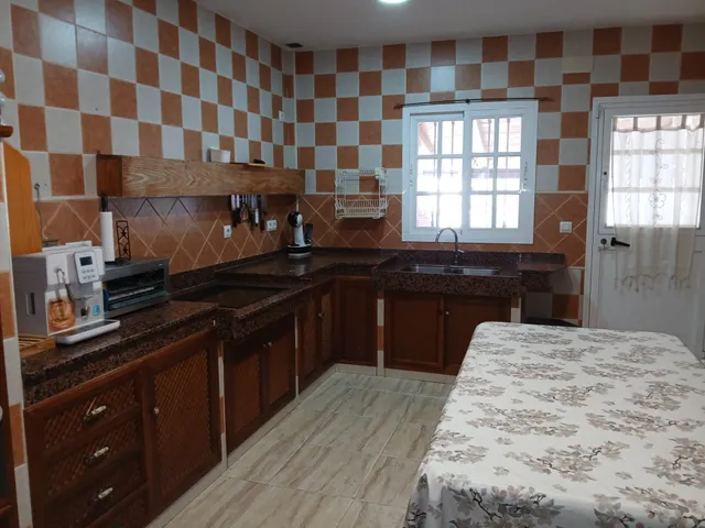 VIVIENDA INDEPENDIENTE CON TERRENO — 23