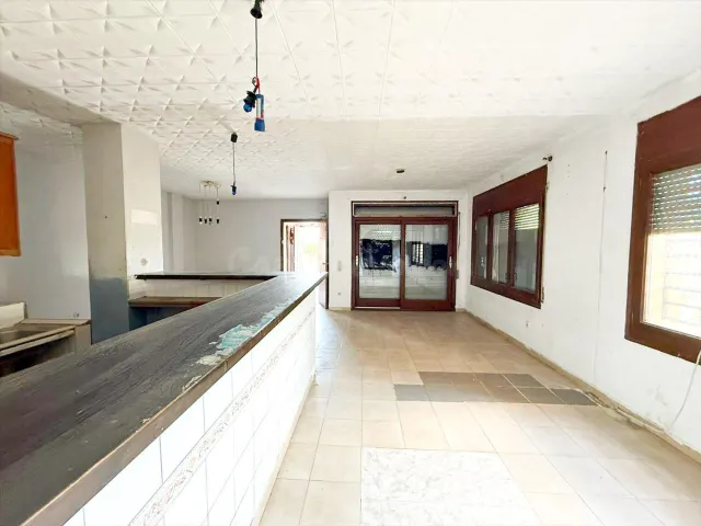 PLANTA BAJA 146 M2, AVINGUDA EMPORDÀ, SANT PERE PESCADOR - foto 2