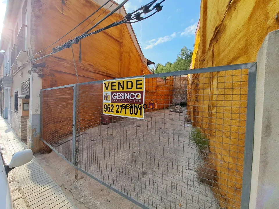 SOLAR EDIFICABLE EN BUENA ZONA