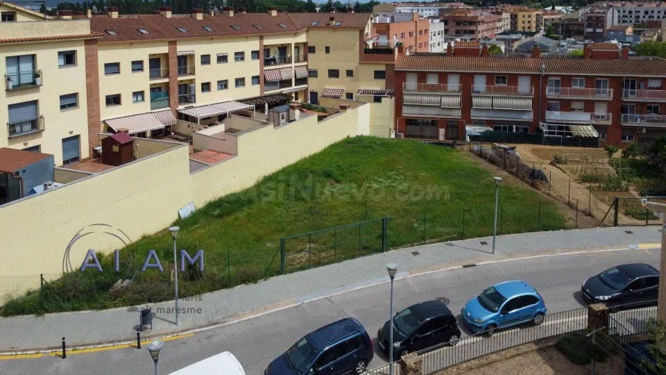 TERRENO DE 775M2 EN CALLE CATALUÑA DE TORDERA