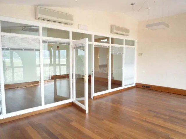 Oficina 6 habitaciones 300m² en alquiler - Poligono de Raos - foto 3