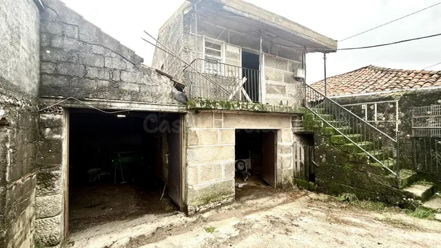 Descubre esta encantadora casa de piedra en venta, una joya  - foto 4