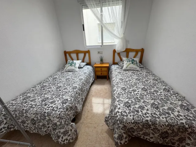 Apartamento con vistas despejadas y piscina — 25