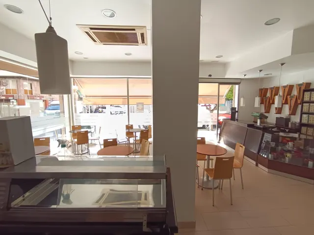 Local en Reina Victoria — 9