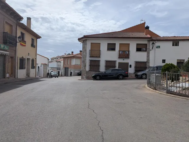 CASA ADOSADA EN CORPA — 37
