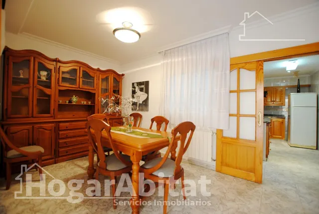 ¡GRAN OPORTUNIDAD! CASA DE PUEBLO CON PATIO, TERRAZA Y TRAST - foto 5