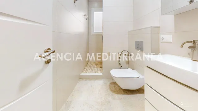 ¡Espectacular ático totalmente reformado y amueblado con terraza en Extramurs! — 21