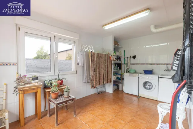 Complejo industrial con vivienda en Alhendín con 2500 metros cuadrados — 21