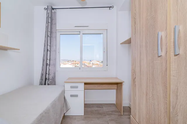 Ático totalmente reformado de 3 dormitorios y equipado listo para vivir con vistas despejadas en la mejor zona del cerrillo de maracena — 11