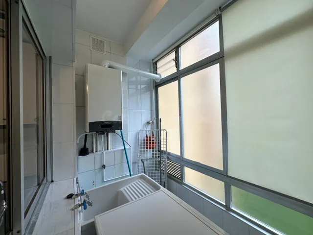Amplio piso de 4 habitaciones con terraza y garaje en Rúa Er - foto 4