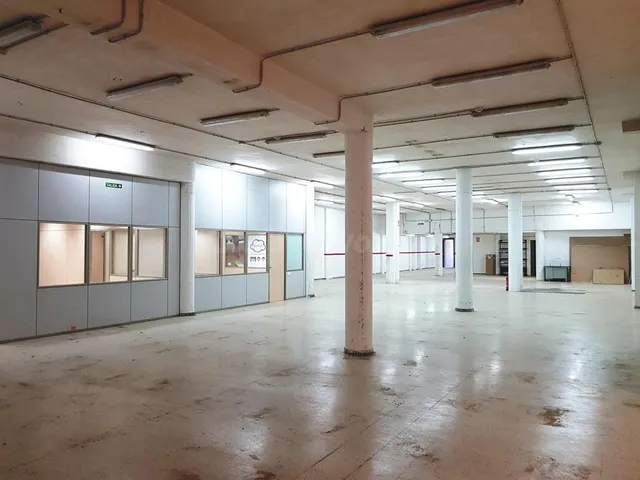 Local comercial - Esplugues de Llobregat (Can Clota) — 2