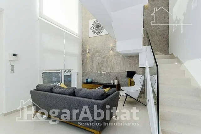 MARAVILLOSO CHALET CON JARDÍN, PISCINA Y GARAJE — 43