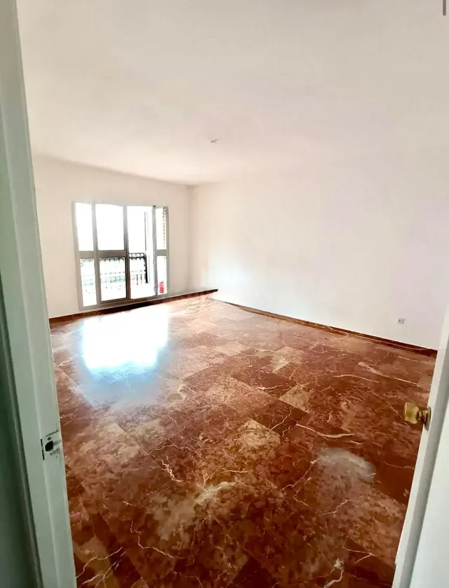 GRAN PISO CON PISCINA EN PONIENTE!! - foto 4