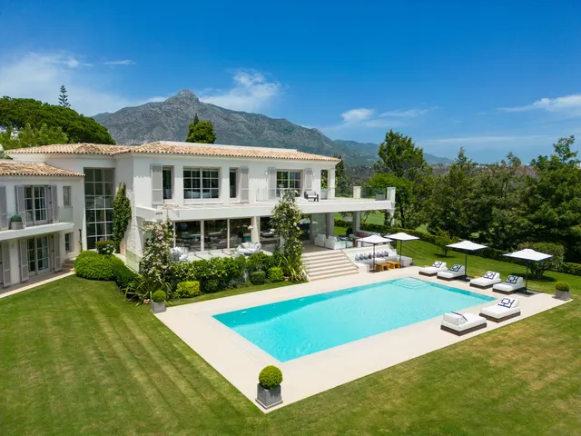 Chalet 6 habitaciones 702m² en venta - Marbella — 46