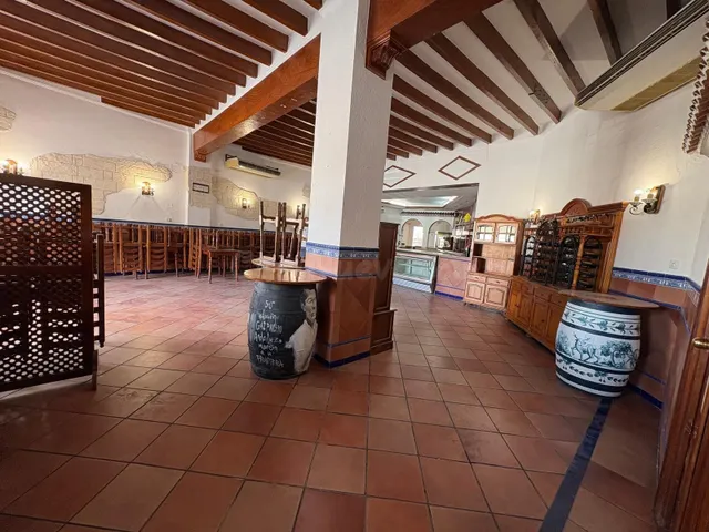 Oportunidad Única: Local Comercial con Vivienda en Planta Primera! — 8