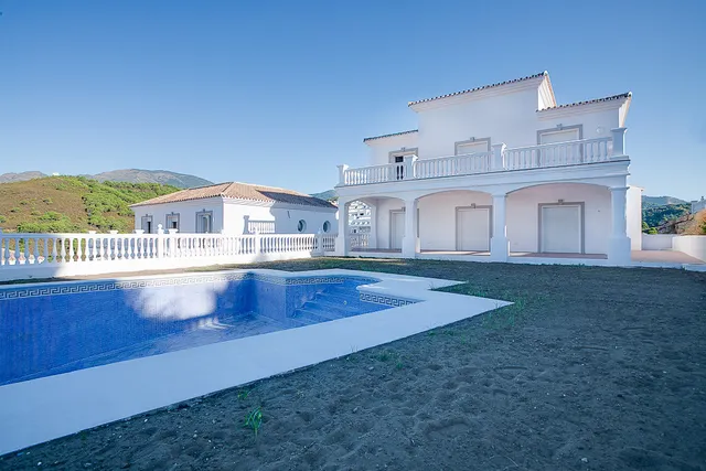 Chalet 4 habitaciones 350m² en venta - Costa Del Sol - foto 5