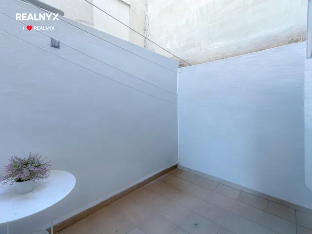Encantador apartamento tipo bungalow con amplia terraza y licencia turística + Piscina comunitaria + Amplio patio — 21