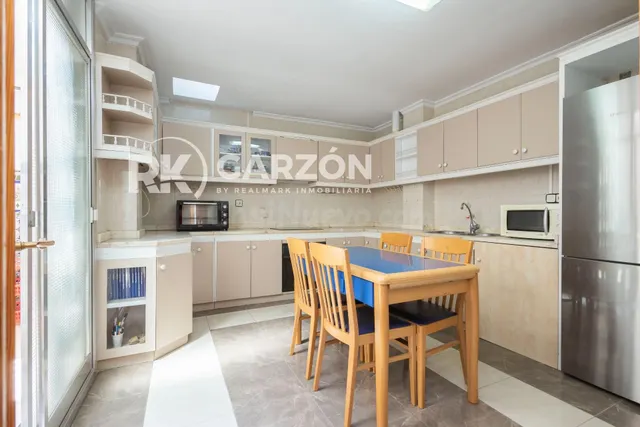 CHALET ADOSADO EN CORTIJO GRANDE CON ASCENSOR Y GARAJE DE 80 - foto 5