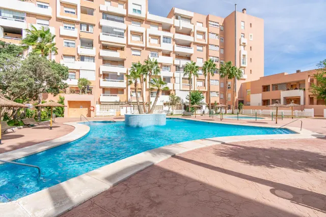Piso con garaje y trastero en avda. mediterráneo — 39
