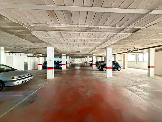 Local comercial 2800m² en venta - Estacion de autobuses — 12