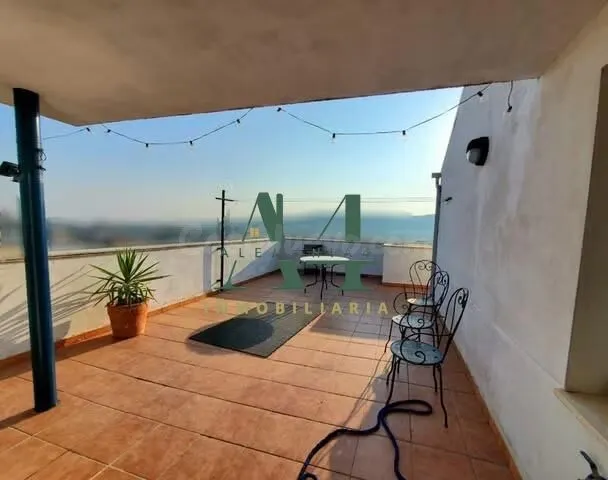 Exclusivo Ático Dúplex en Cáceres - Espacio y Confort