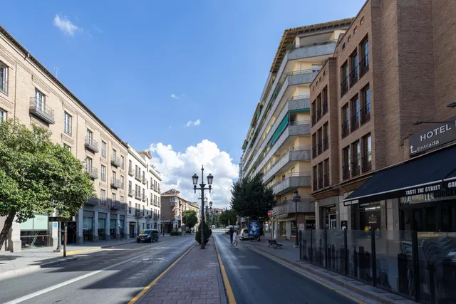 Piso y cochera en venta junto Acera de Darro. — 3