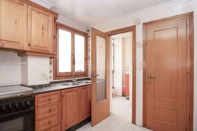PISO DE CUATRO DORMITORIOS A LA VENTA EN YECLA - MURCIA - foto 3
