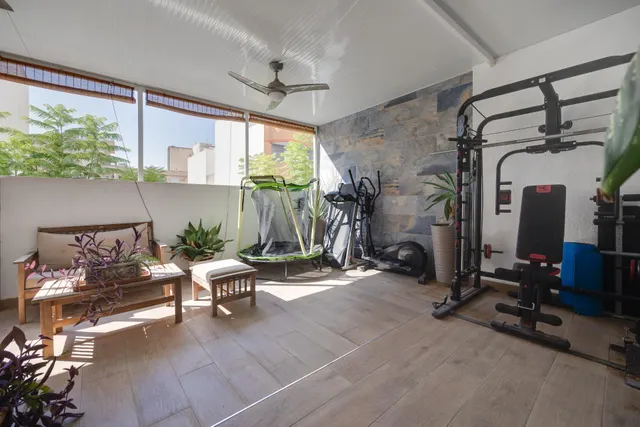 Exclusiva vivienda reformada en el corazón de Torrevieja con 3 amplios dormitorios — 33