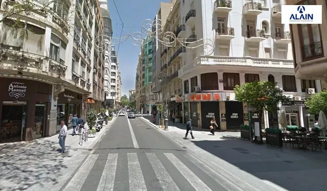 Local comercial 190 m2 entorno Plaza del Ayuntamiento – Zona - foto 3