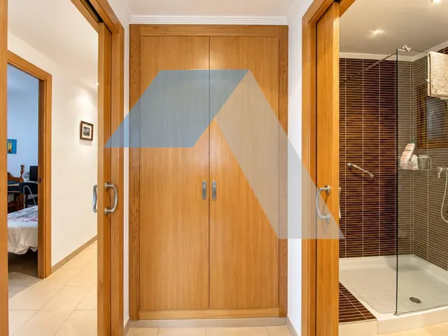 Chalet en parcela urbana con piscina privada en san vicente del raspeig — 35