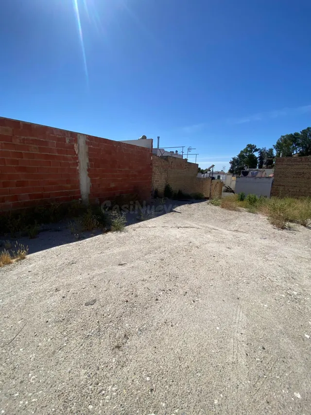 Oportunidad Única: Solar de 575 m2 en Calle Los Remedios, Zo - foto 2