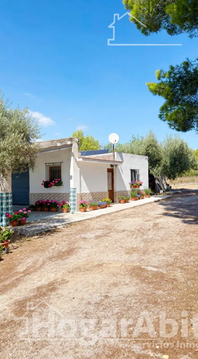 Chalet rústico con piscina, garaje y terraza — 25