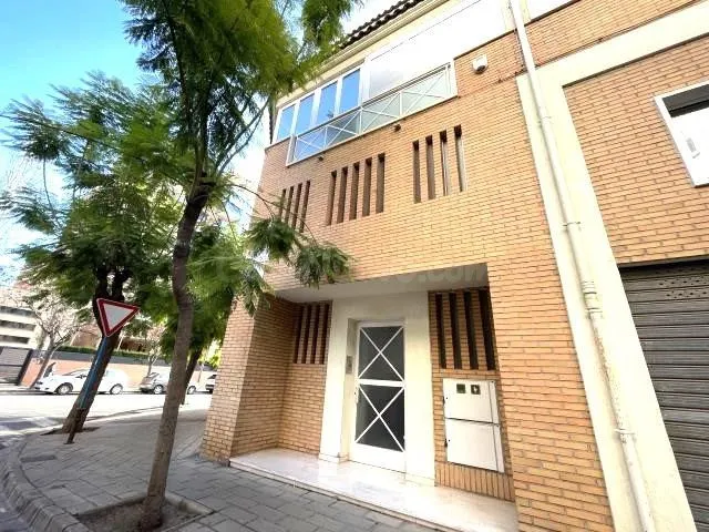 Casa 4 habitaciones 250m² en venta - Babel - foto 2